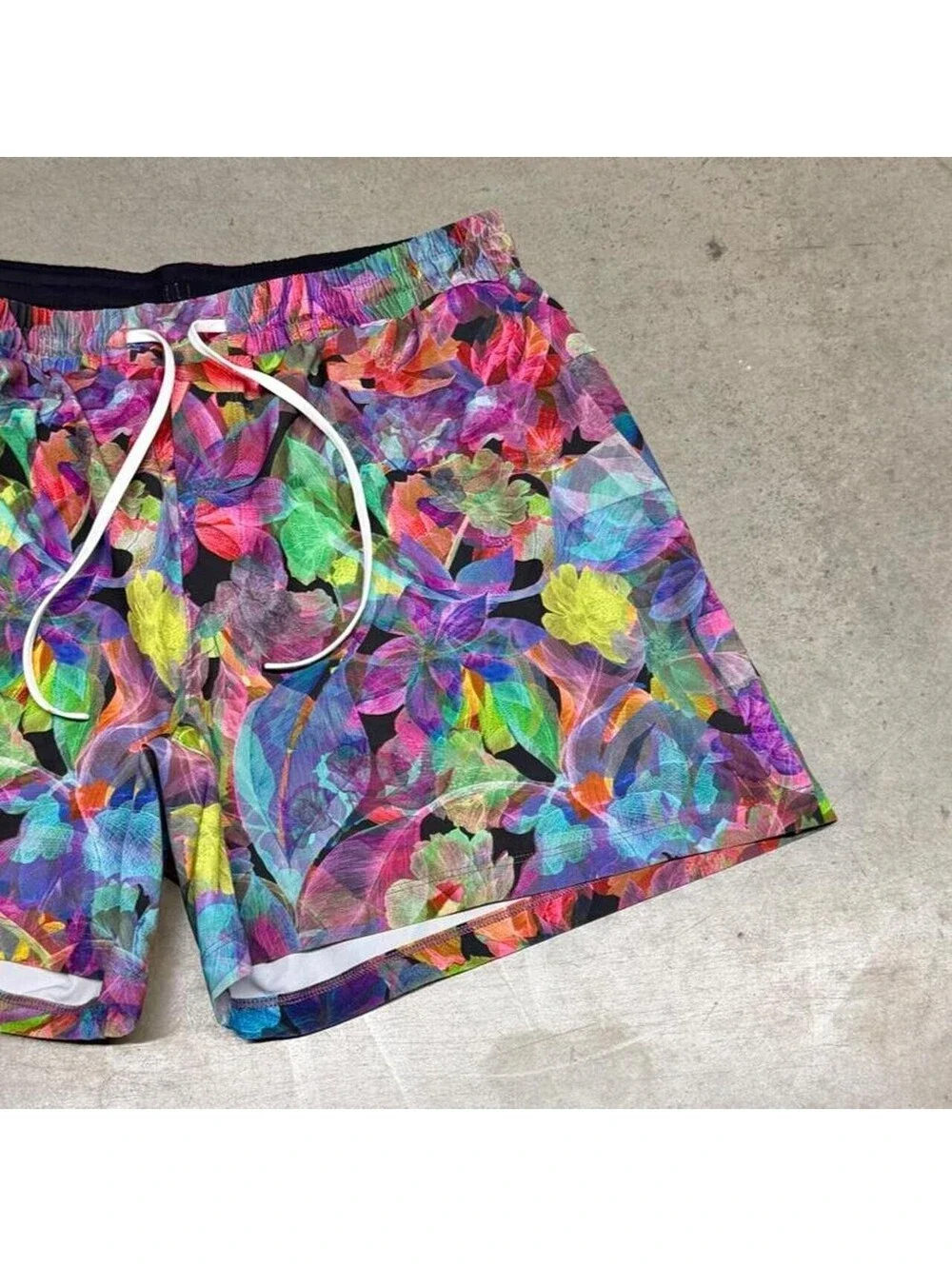 lululemon athletica holes size